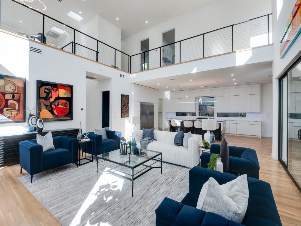 Henderson Ave - Residential