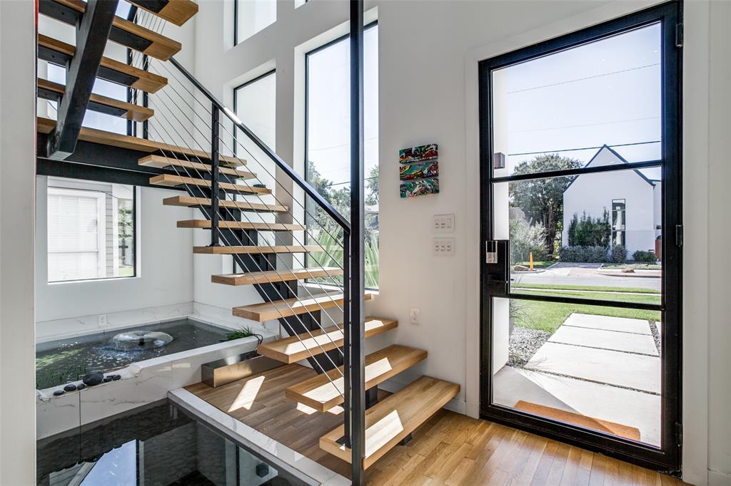 Henderson Ave - Residential