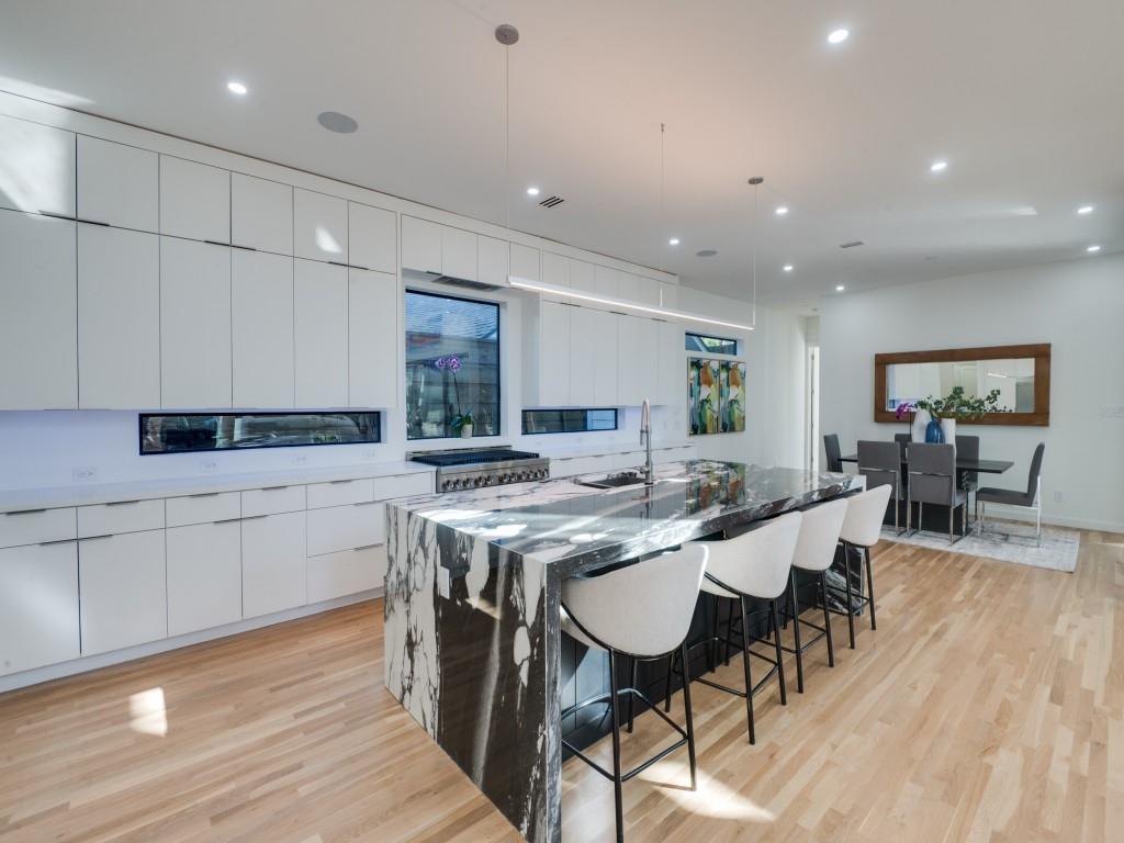 Henderson Ave - Residential