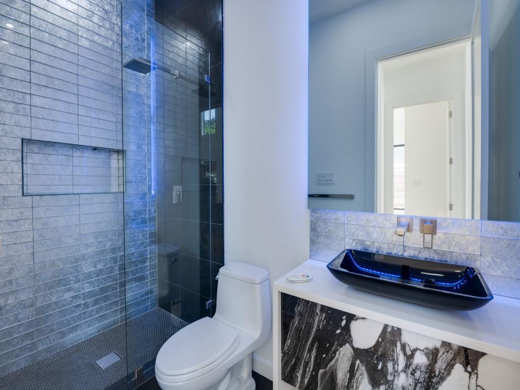 Henderson Ave - Residential