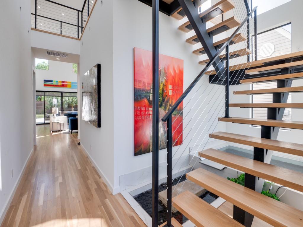 Henderson Ave - Residential