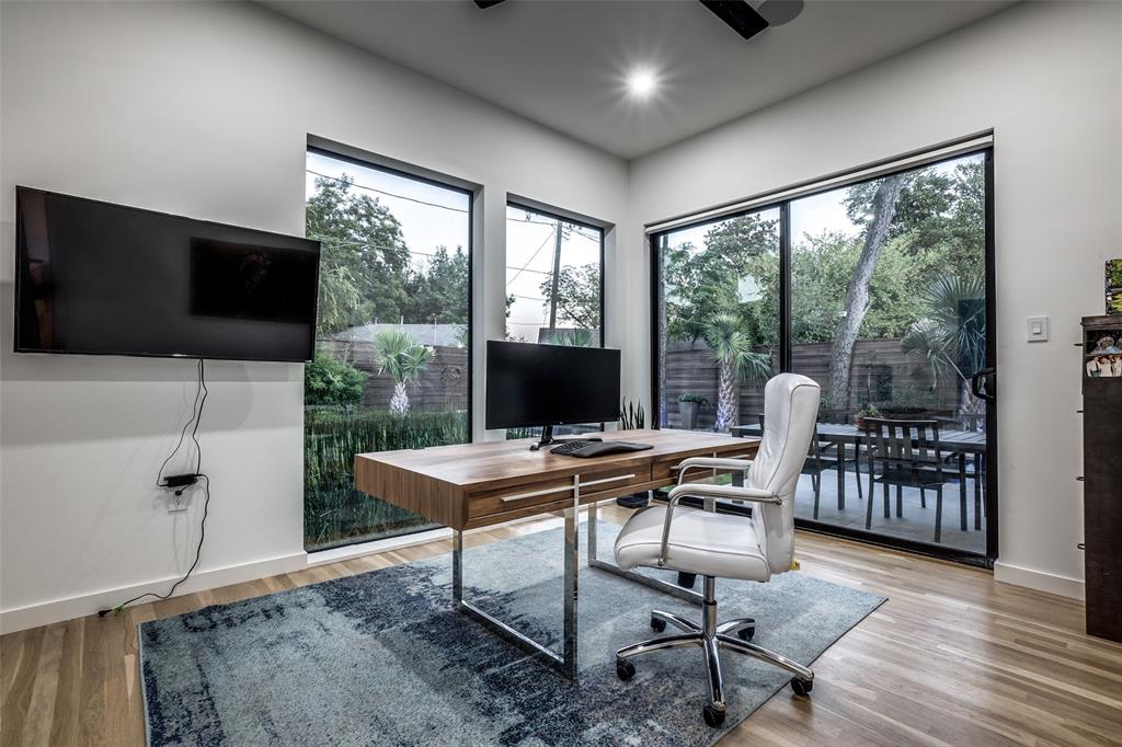 Henderson Ave - Residential