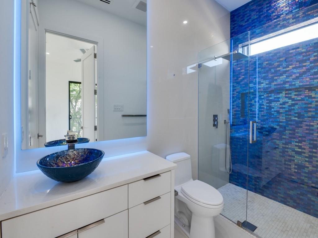 Henderson Ave - Residential