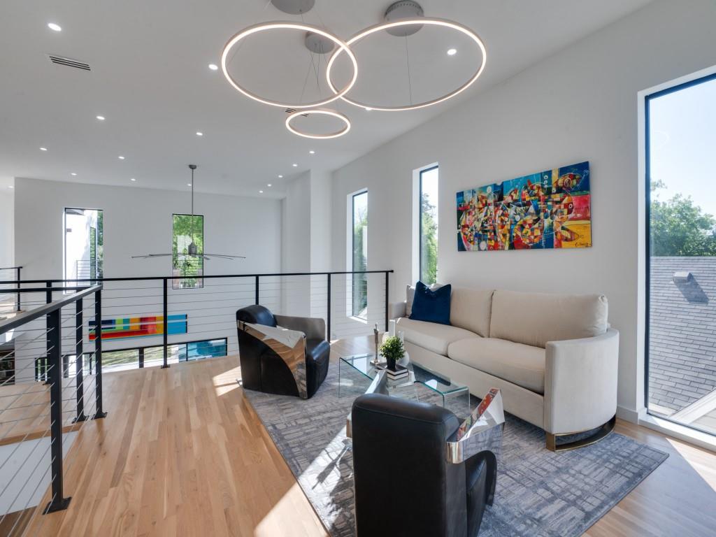 Henderson Ave - Residential