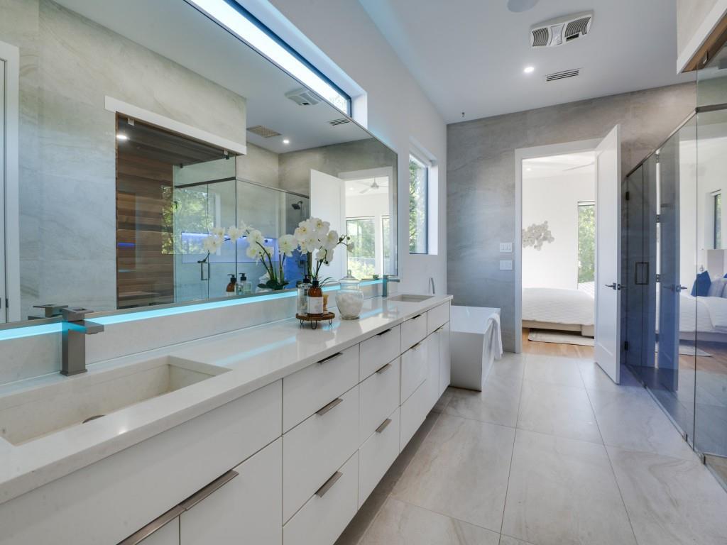 Henderson Ave - Residential