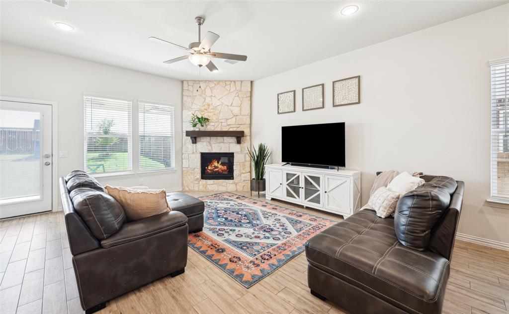 Fort Worth, Texas 76052, United States, 5 Bedrooms Bedrooms, ,3 BathroomsBathrooms,Residential,Pending,112192