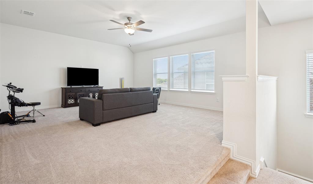 Fort Worth, Texas 76052, United States, 5 Bedrooms Bedrooms, ,3 BathroomsBathrooms,Residential,Pending,112192