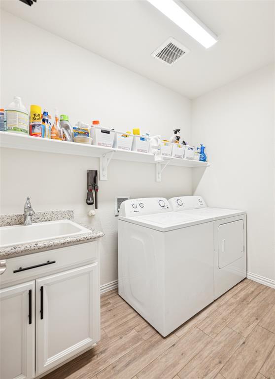 Fort Worth, Texas 76052, United States, 5 Bedrooms Bedrooms, ,3 BathroomsBathrooms,Residential,Pending,112192