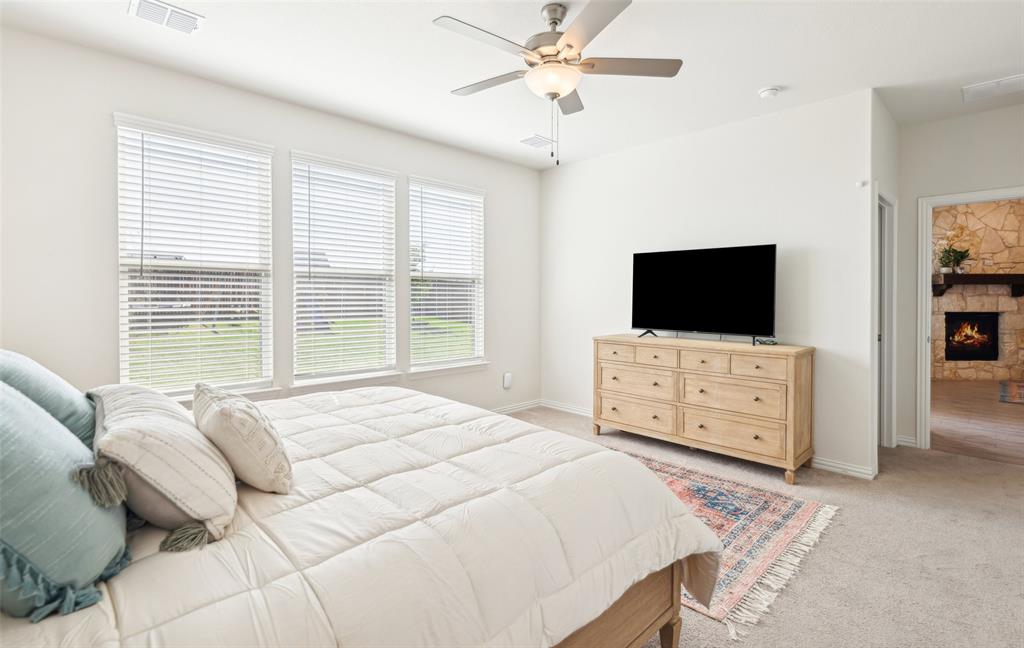 Fort Worth, Texas 76052, United States, 5 Bedrooms Bedrooms, ,3 BathroomsBathrooms,Residential,Pending,112192