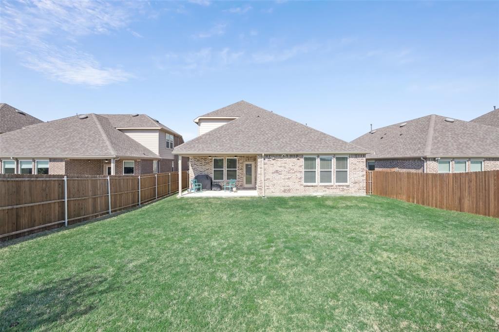 Fort Worth, Texas 76052, United States, 5 Bedrooms Bedrooms, ,3 BathroomsBathrooms,Residential,Pending,112192