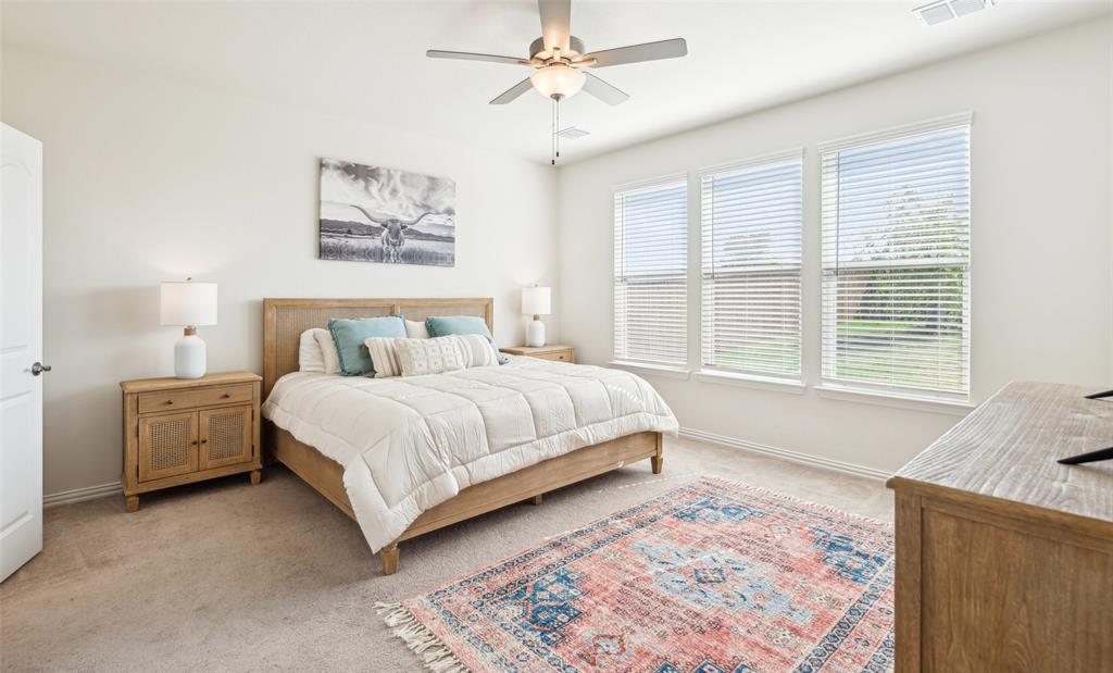 Fort Worth, Texas 76052, United States, 5 Bedrooms Bedrooms, ,3 BathroomsBathrooms,Residential,Pending,112192