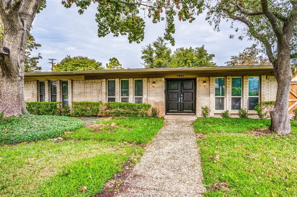 7507 Meadow Oaks Drive