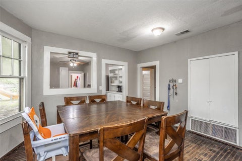 Tiny photo for 724 S Morris ST, Gainesville, TX 76240 (MLS # 21338515)