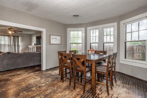 Tiny photo for 724 S Morris ST, Gainesville, TX 76240 (MLS # 21338515)