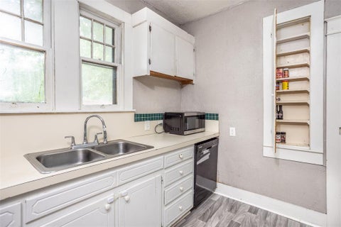 Tiny photo for 724 S Morris ST, Gainesville, TX 76240 (MLS # 21338515)