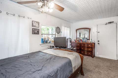 Tiny photo for 724 S Morris ST, Gainesville, TX 76240 (MLS # 21338515)