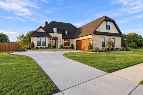 Photo of 1830 Heritage Knoll Drive, Sherman, TX 75092 (MLS # 21388665)