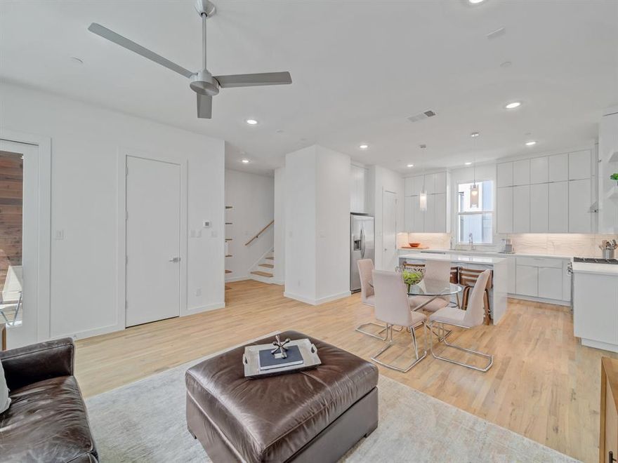 Modern amenities, urban location & PRIVATELY FENCED YARD in this beautiful condo. Fantastic floorplan: 1st floor suite offers a bedroom, ensuite bath & access to fenced yard. Kitchen is equipped with SS appliances, GAS stove & large island; covered balcony & half bath off of living. 3rd floor: spacious primary suite & guest bed with ensuite bath; utility closet conveniently located in common area. Exall Park just blocks away & home to playground, basketball court, rec center & year round community events. Right around the corner, near everywhere you want to be - try Burgundy's Local meat market, grab a bite to eat at Bocado & groceries at Tom Thumb without leaving the neighborhood! Mins from Lower Greenville, Uptown, the Arts District, Deep Ellum & Baylor. Commuting made easy with close proximity to Woodall Rogers, 75, I-30, DNT & I-35. Approx 12 on-site guest parking spots. Coming in 2028, Bryan Place is getting a new state of the art rec center at Exall Park!