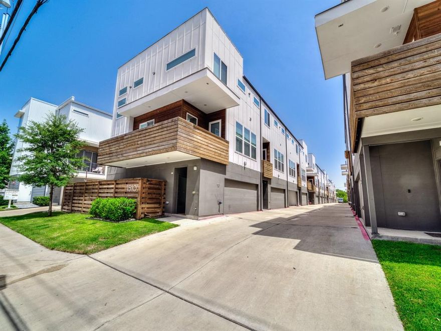 Modern amenities, urban location & PRIVATELY FENCED YARD in this beautiful condo. Fantastic floorplan: 1st floor suite offers a bedroom, ensuite bath & access to fenced yard. Kitchen is equipped with SS appliances, GAS stove & large island; covered balcony & half bath off of living. 3rd floor: spacious primary suite & guest bed with ensuite bath; utility closet conveniently located in common area. Exall Park just blocks away & home to playground, basketball court, rec center & year round community events. Right around the corner, near everywhere you want to be - try Burgundy's Local meat market, grab a bite to eat at Bocado & groceries at Tom Thumb without leaving the neighborhood! Mins from Lower Greenville, Uptown, the Arts District, Deep Ellum & Baylor. Commuting made easy with close proximity to Woodall Rogers, 75, I-30, DNT & I-35. Approx 12 on-site guest parking spots. Coming in 2028, Bryan Place is getting a new state of the art rec center at Exall Park!