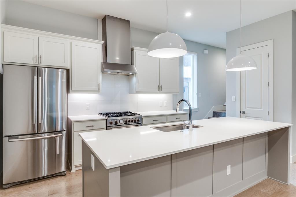 5707 Lindell Avenue 204