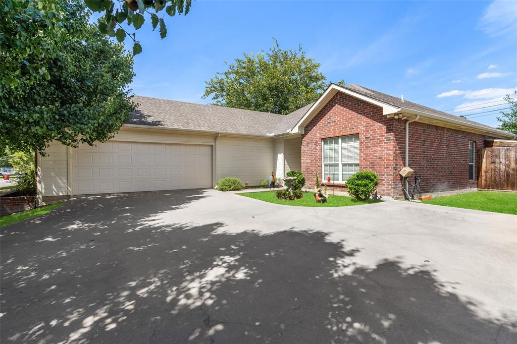 211 Rolling Hills Lane