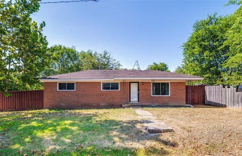 Photo of 203 W College Street, Whitewright, TX 75491 (MLS # 21350060)