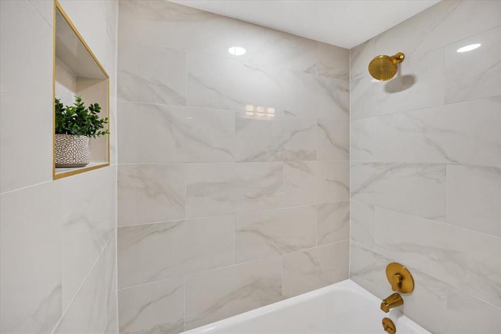 Lochwood Rev - Residential