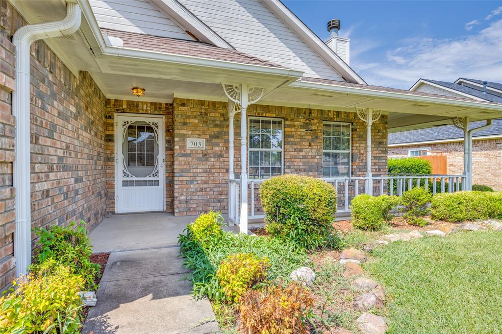 703 Mockingbird Street