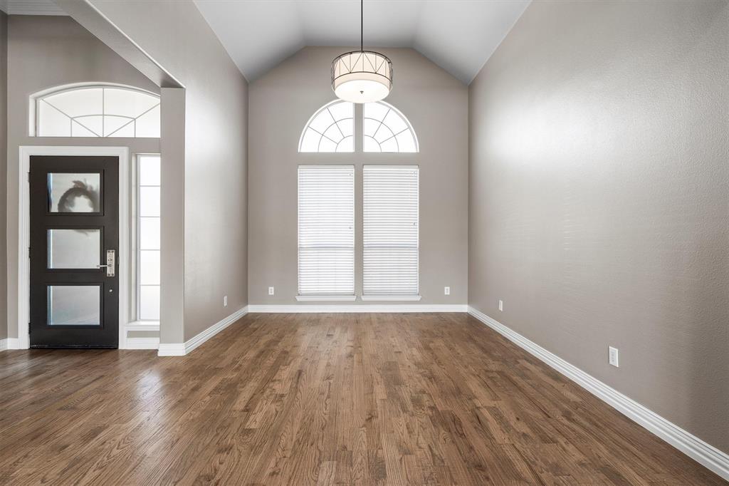 8417 Emerald Circle
