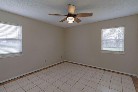 Tiny photo for 158 County Road 3351, Paradise, TX 76073 (MLS # 21195720)