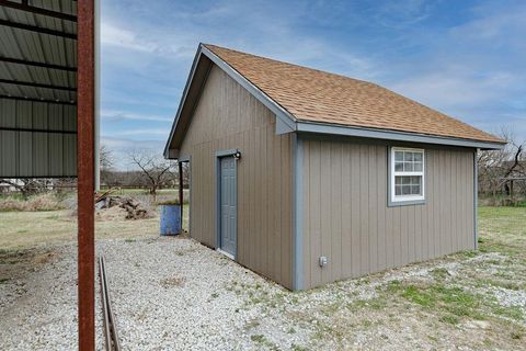 Tiny photo for 158 County Road 3351, Paradise, TX 76073 (MLS # 21195720)