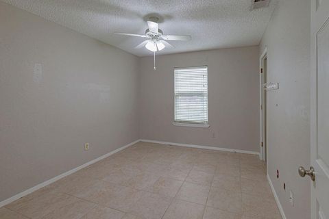 Tiny photo for 158 County Road 3351, Paradise, TX 76073 (MLS # 21195720)