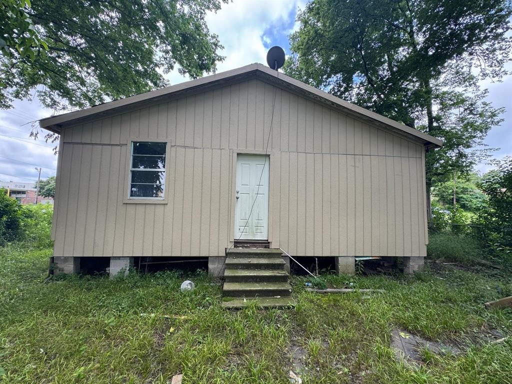 300 Hearne Avenue