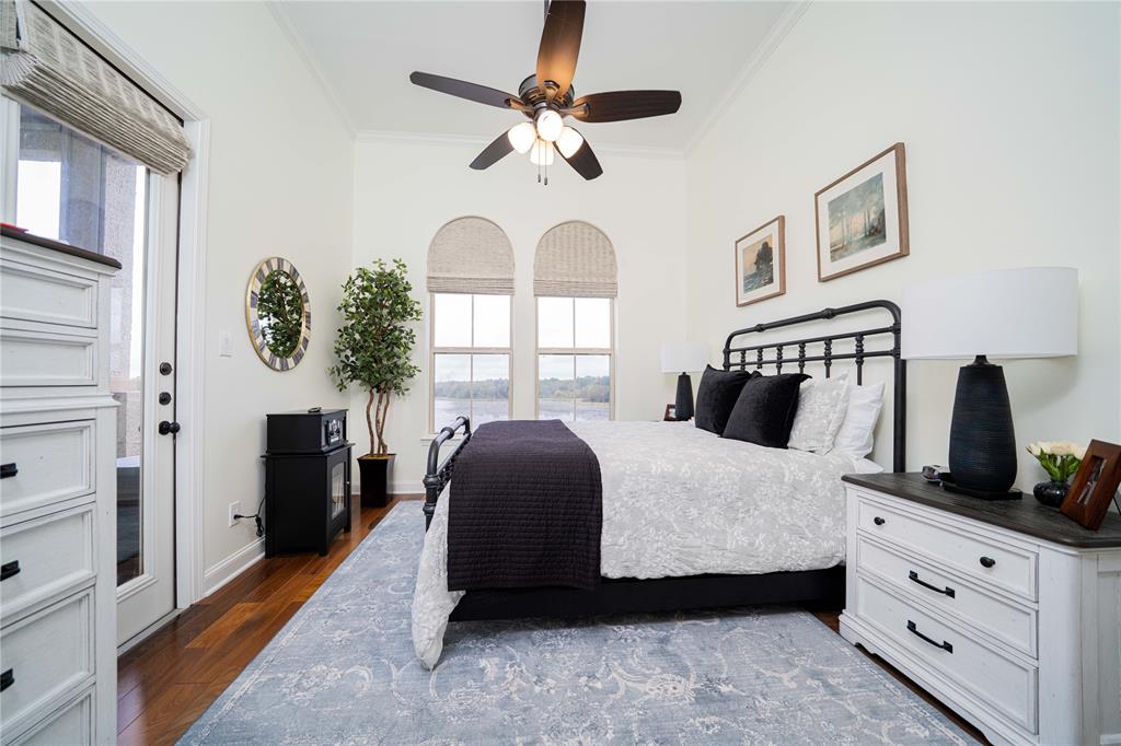 Cascades Lake Towers - Residential