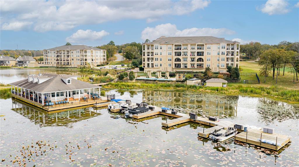 Cascades Lake Towers - Residential