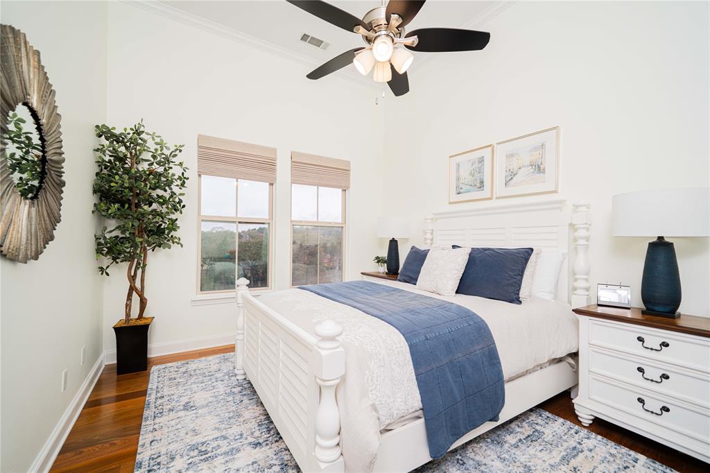 Cascades Lake Towers - Residential