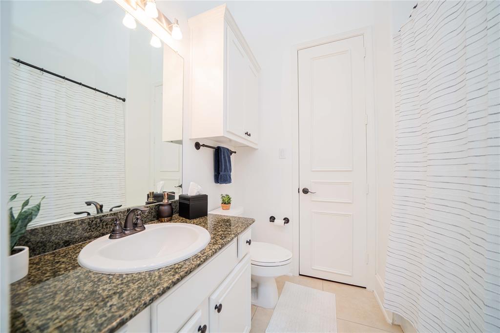 Cascades Lake Towers - Residential