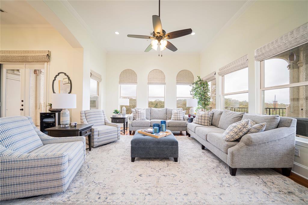 Cascades Lake Towers - Residential