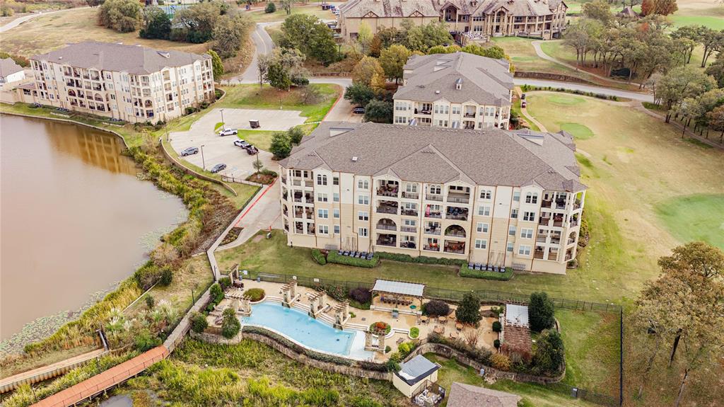 Cascades Lake Towers - Residential