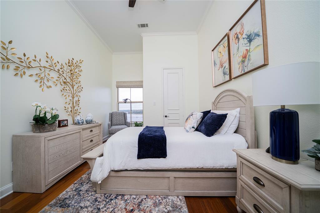 Cascades Lake Towers - Residential