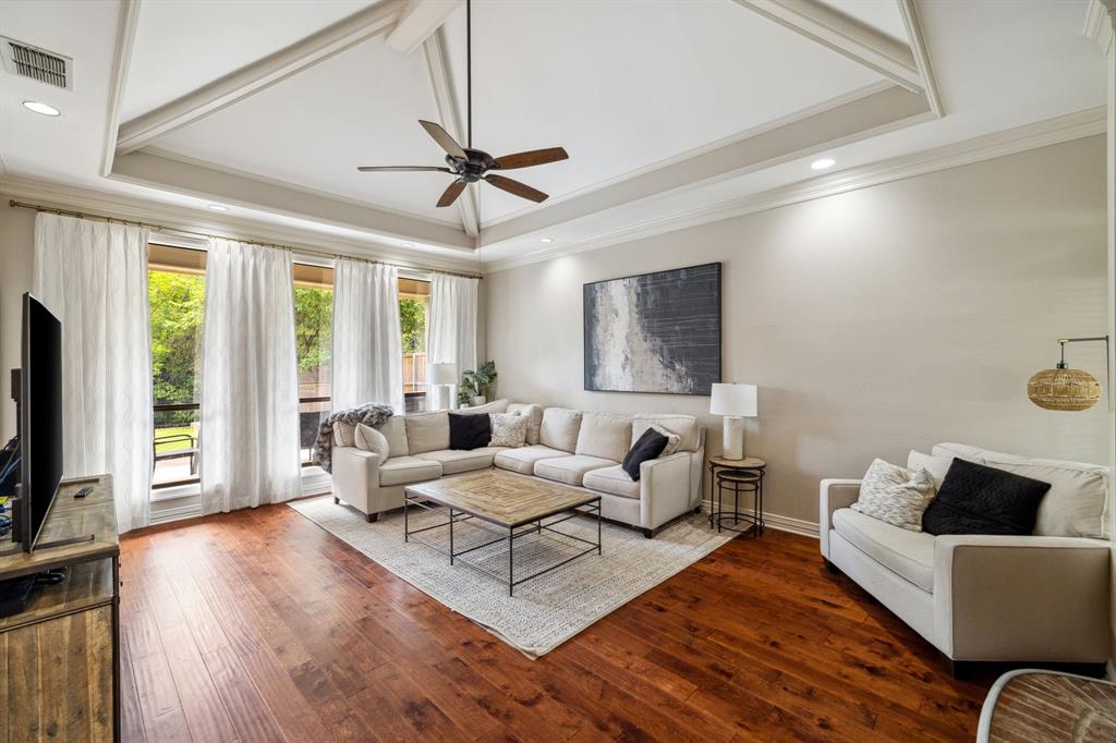 3217 Oak Tree Lane