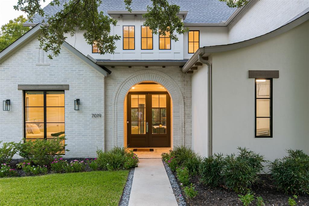 7019 Greentree Lane