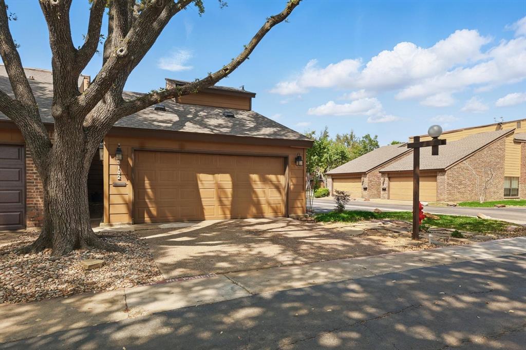 3102 Pin Oak Court