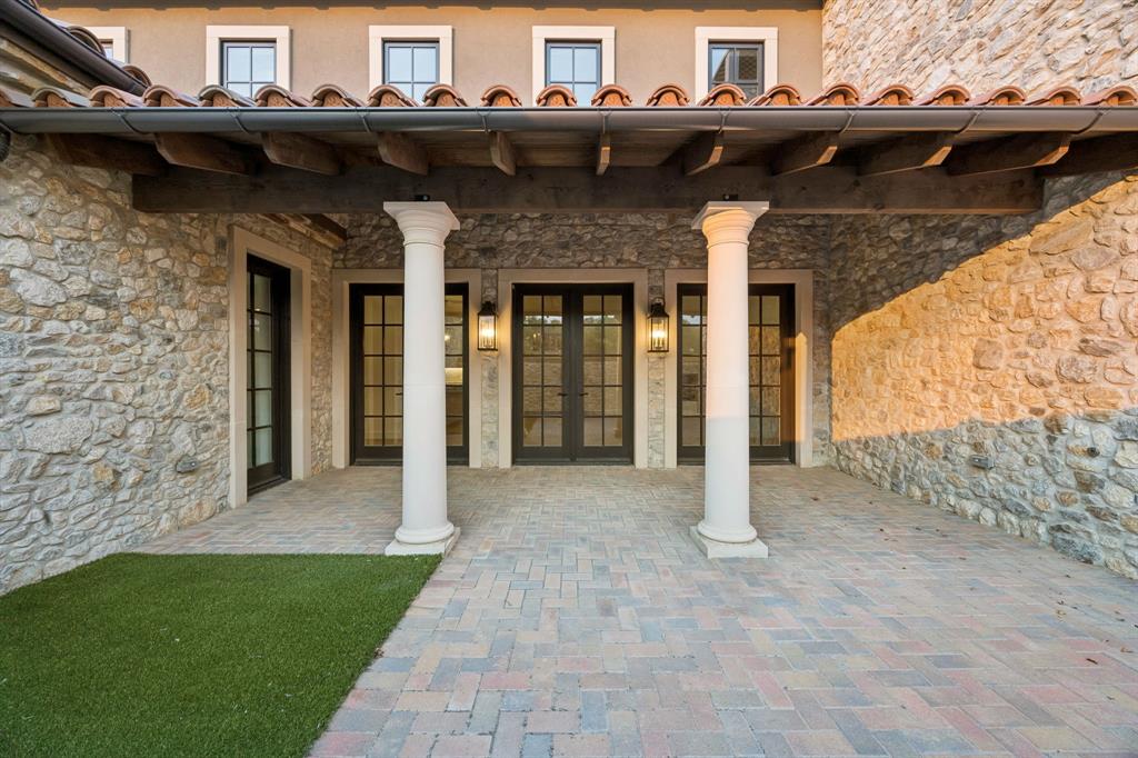 76 Cortes Drive