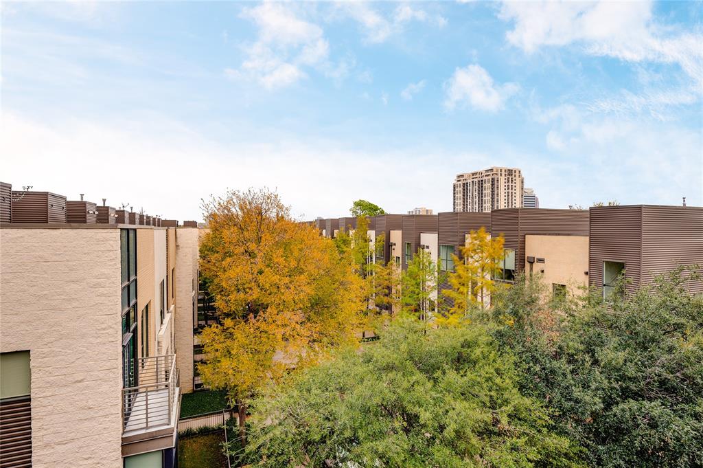 Twnhms 4111 - Residential