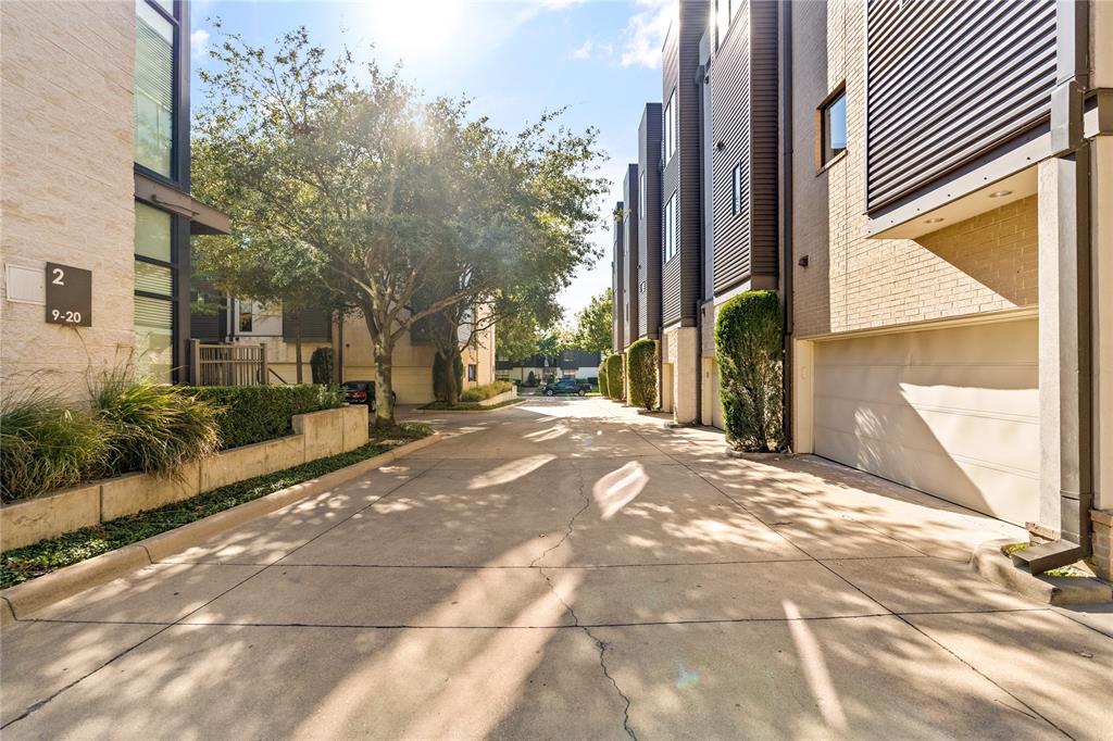 Twnhms 4111 - Residential