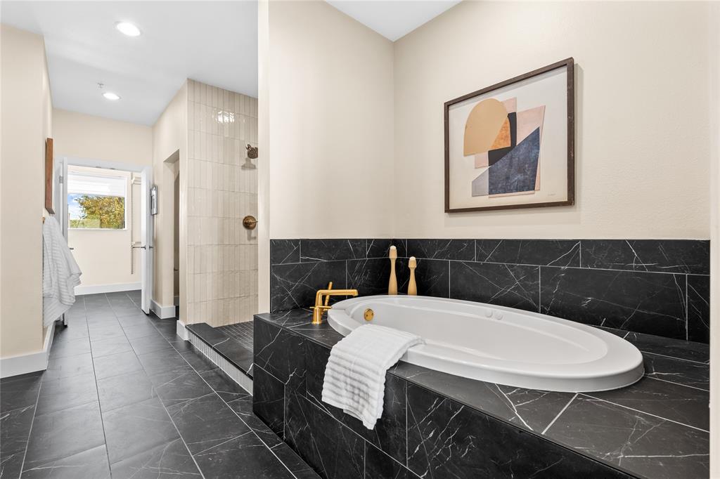 Twnhms 4111 - Residential