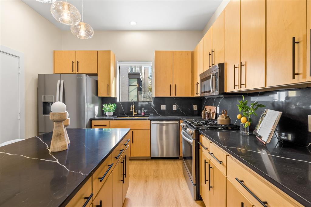 Twnhms 4111 - Residential