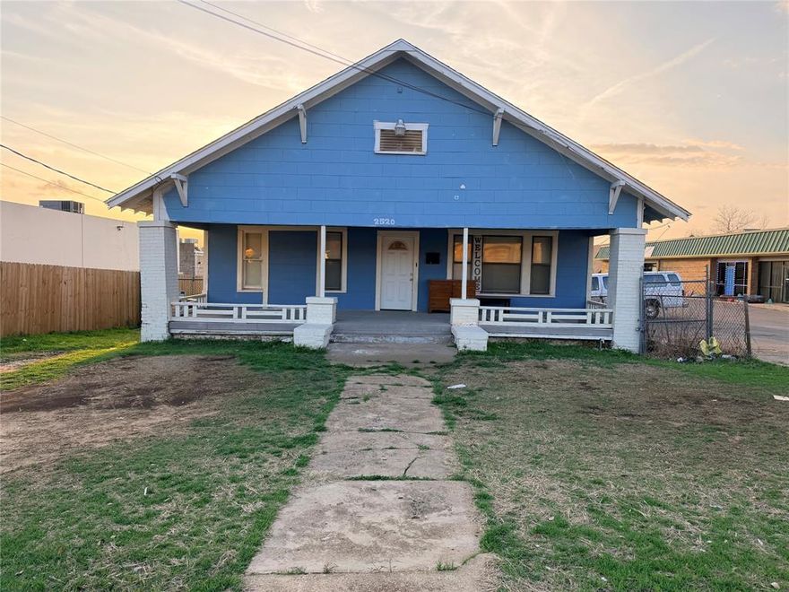 Move-In-Ready - 4 office areas zoned MU-1, low intensity mixed use. Buyer will be required to complete their due diligence with the City of Fort Worth for desired use.