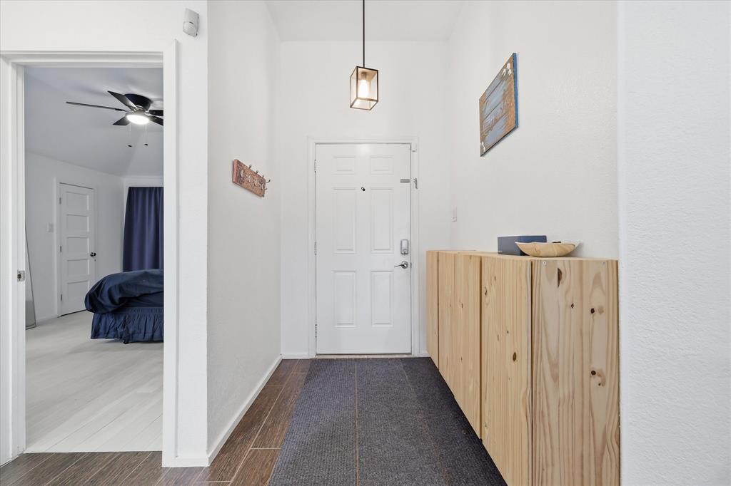 1614 Sunswept Terrace